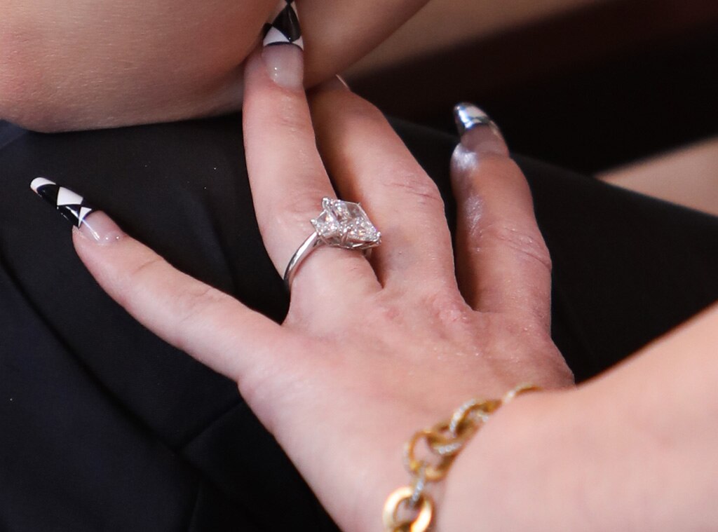 Gwen Stefani's Engagement Ring Is More ...